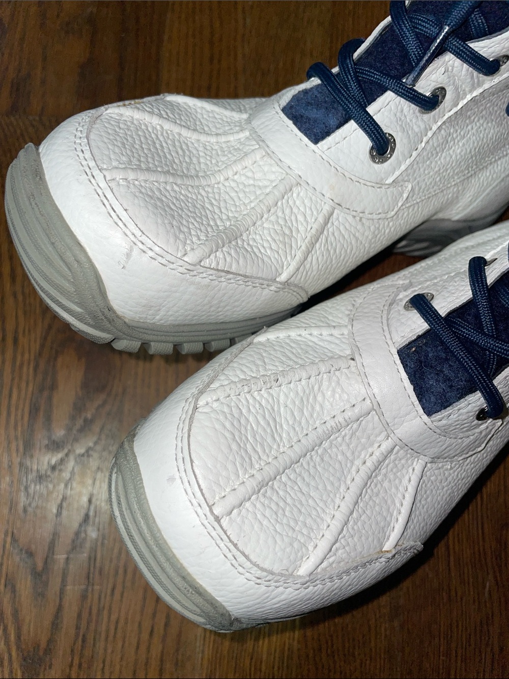 UGG Adirondack II boots - Picture 13 of 16
